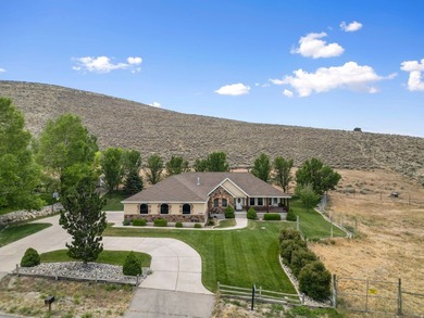 Nestled in a peaceful cul-de-sac, this beautifully updated home - photo 44
