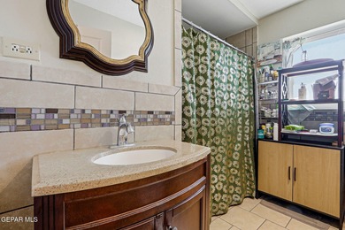 Charming and well-maintained property offering a 3-bedrooms with