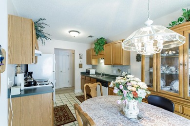 Located in the heart of Destin, within a few miles from the - photo 23