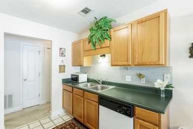 Located in the heart of Destin, within a few miles from the - photo 26