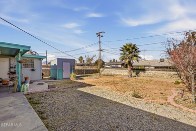 Charming and well-maintained property offering a 3-bedrooms with