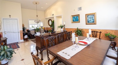 Stunning Home located in West Kendall. This move-in ready - photo 11