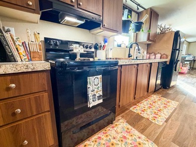 Welcome to ideal rural living and modern convenience with this - photo 12