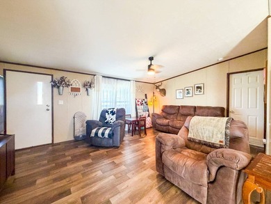 Welcome to ideal rural living and modern convenience with this - photo 15