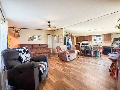 Welcome to ideal rural living and modern convenience with this - photo 16