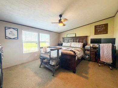 Welcome to ideal rural living and modern convenience with this - photo 19
