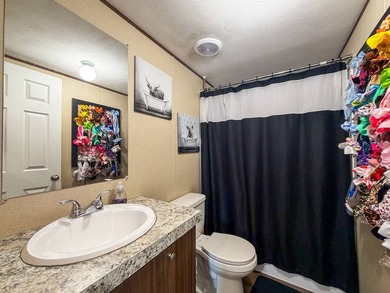 Welcome to ideal rural living and modern convenience with this - photo 24