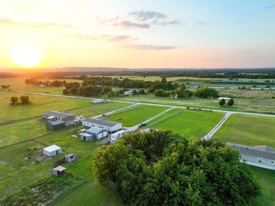 Welcome to ideal rural living and modern convenience with this - photo 28