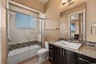 Perched to capture breathtaking views over a nature preserve - photo 28