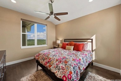 Perched to capture breathtaking views over a nature preserve - photo 29