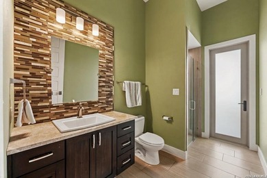 Perched to capture breathtaking views over a nature preserve - photo 30