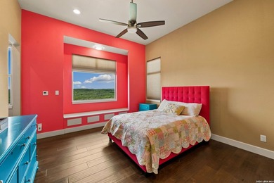 Perched to capture breathtaking views over a nature preserve - photo 31