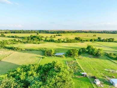 Welcome to ideal rural living and modern convenience with this - photo 37