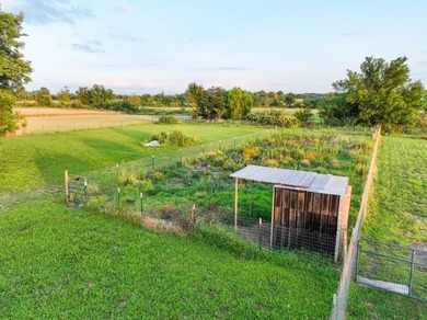 Welcome to ideal rural living and modern convenience with this - photo 41