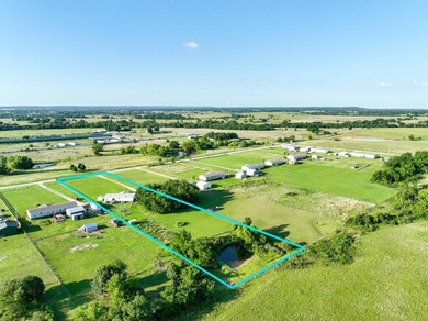 Welcome to ideal rural living and modern convenience with this - photo 45