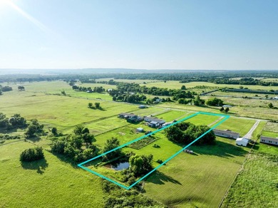 Welcome to ideal rural living and modern convenience with this - photo 46