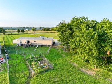 Welcome to ideal rural living and modern convenience with this - photo 47