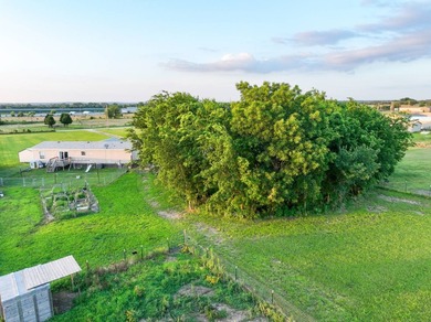 Welcome to ideal rural living and modern convenience with this - photo 50