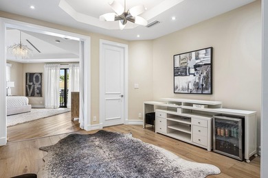 This Impeccably Renovated 5BDRM, 5.1BA Waterfront Residence - photo 17