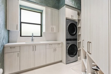 This Impeccably Renovated 5BDRM, 5.1BA Waterfront Residence - photo 33