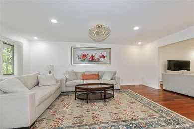 GREAT NECK ESTATES SOUTH FACING COLONIAL WITHIN CLOSE PROXIMITY - photo 6