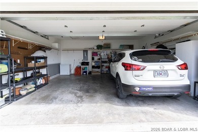 IMMACULATE ... [3-bedroom / 3 full bathrooms (2 ensuite - photo 27
