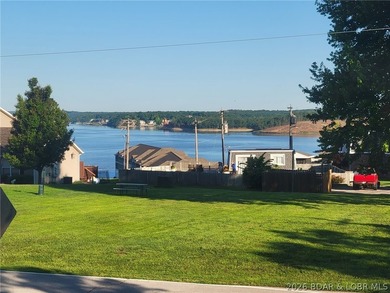 IMMACULATE ... [3-bedroom / 3 full bathrooms (2 ensuite - photo 32