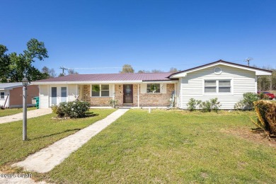 Watering Lake Home For Sale in Chipley Florida