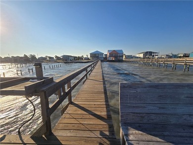 Welcome to 122 Ridge Harbor, where quality and luxury meet the - photo 9