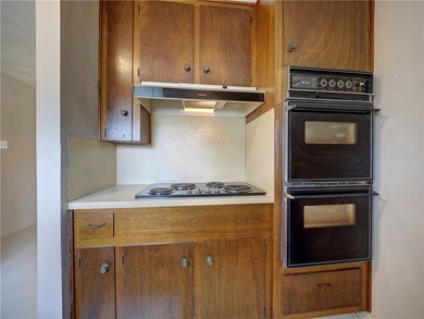 Locatoin, location, location! Tucked in the highly desirable Bay - photo 11