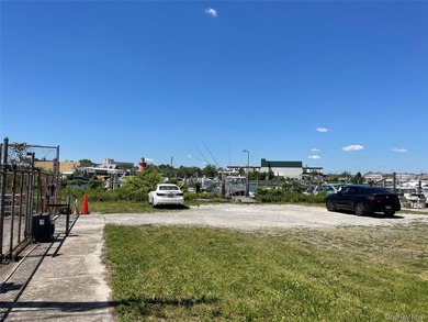 Rare waterfront opportunity in Gerritsen Beach! This unique - photo 11