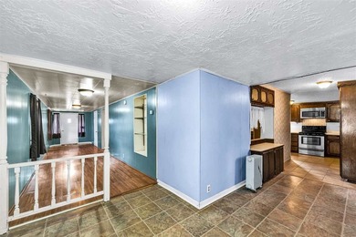 Motivated seller! Offering a $10,000 allowance for renovations - photo 7