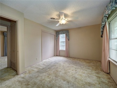 Locatoin, location, location! Tucked in the highly desirable Bay - photo 20