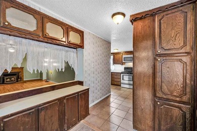 Motivated seller! Offering a $10,000 allowance for renovations - photo 10