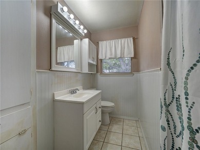 Locatoin, location, location! Tucked in the highly desirable Bay - photo 23
