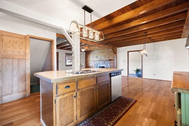 Tucked away in a private, peaceful setting, this one-of-a-kind - photo 36