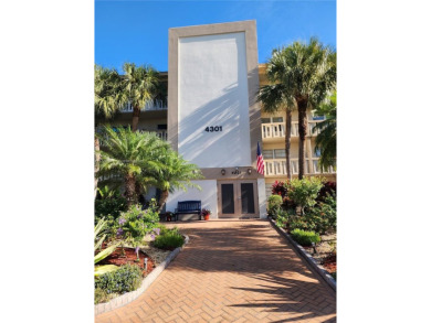 Lake Condo For Sale in Coconut Creek, Florida