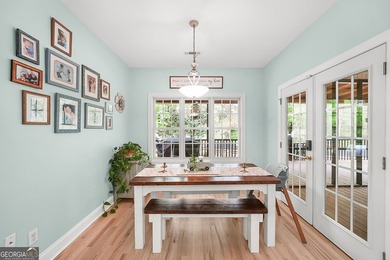 STUDIO APARTMENT ABOVE THE GARAGE. This is the kind of home that - photo 11