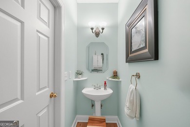 STUDIO APARTMENT ABOVE THE GARAGE. This is the kind of home that - photo 30