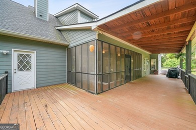 STUDIO APARTMENT ABOVE THE GARAGE. This is the kind of home that - photo 31