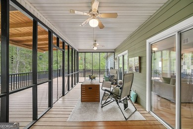 STUDIO APARTMENT ABOVE THE GARAGE. This is the kind of home that - photo 32