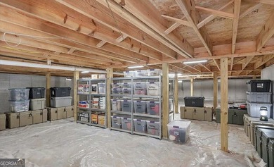STUDIO APARTMENT ABOVE THE GARAGE. This is the kind of home that - photo 35
