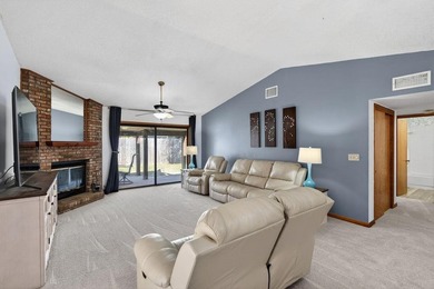 Discover this beautifully maintained garden home in the - photo 19