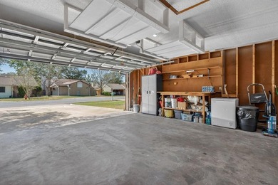 Discover this beautifully maintained garden home in the - photo 37