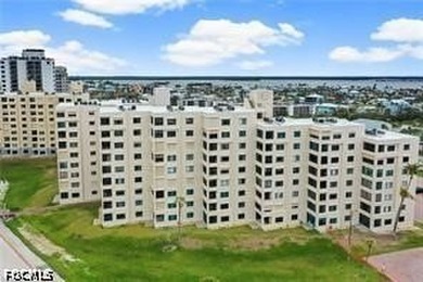 Enjoy beachfront living in this beautifully remodeled 2-bedroom - photo 42
