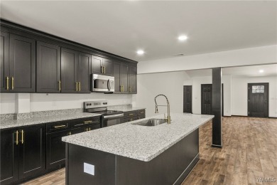 (private lake, pond, creek) Home For Sale in Tuscaloosa Alabama