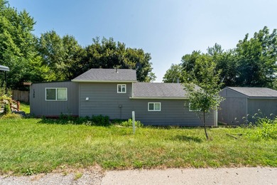 Welcome to this cozy 1-bedroom, 1-bath home in Kellogg, located - photo 2