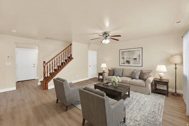Discover this beautifully maintained 4-bedroom, 2.5-bathroom - photo 3