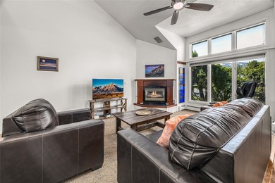 Exceptional value per square foot! Beautifully maintained - photo 4