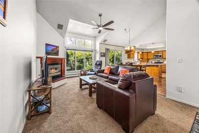 Exceptional value per square foot! Beautifully maintained - photo 5